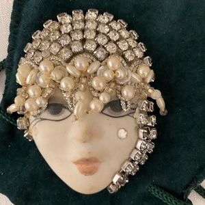Lady face pin